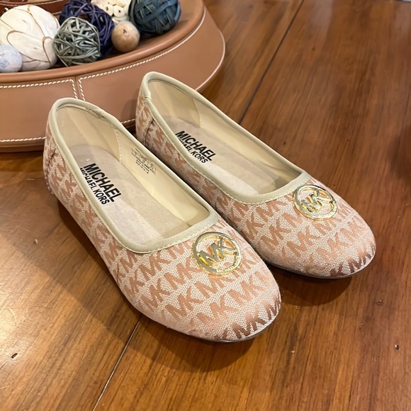 Michael Kors Faye 2 Jacquard Flats Shoes new Camel Youth 5Y GS Big Girls Size 5 - Picture 2 of 14